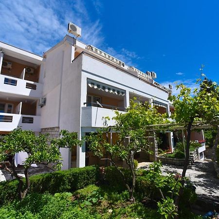 Apartmani Soljaga Petrovac エクステリア 写真