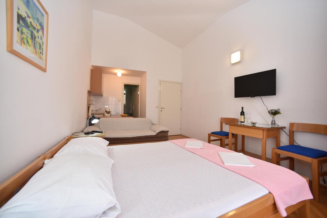 Apartmani Soljaga Petrovac エクステリア 写真