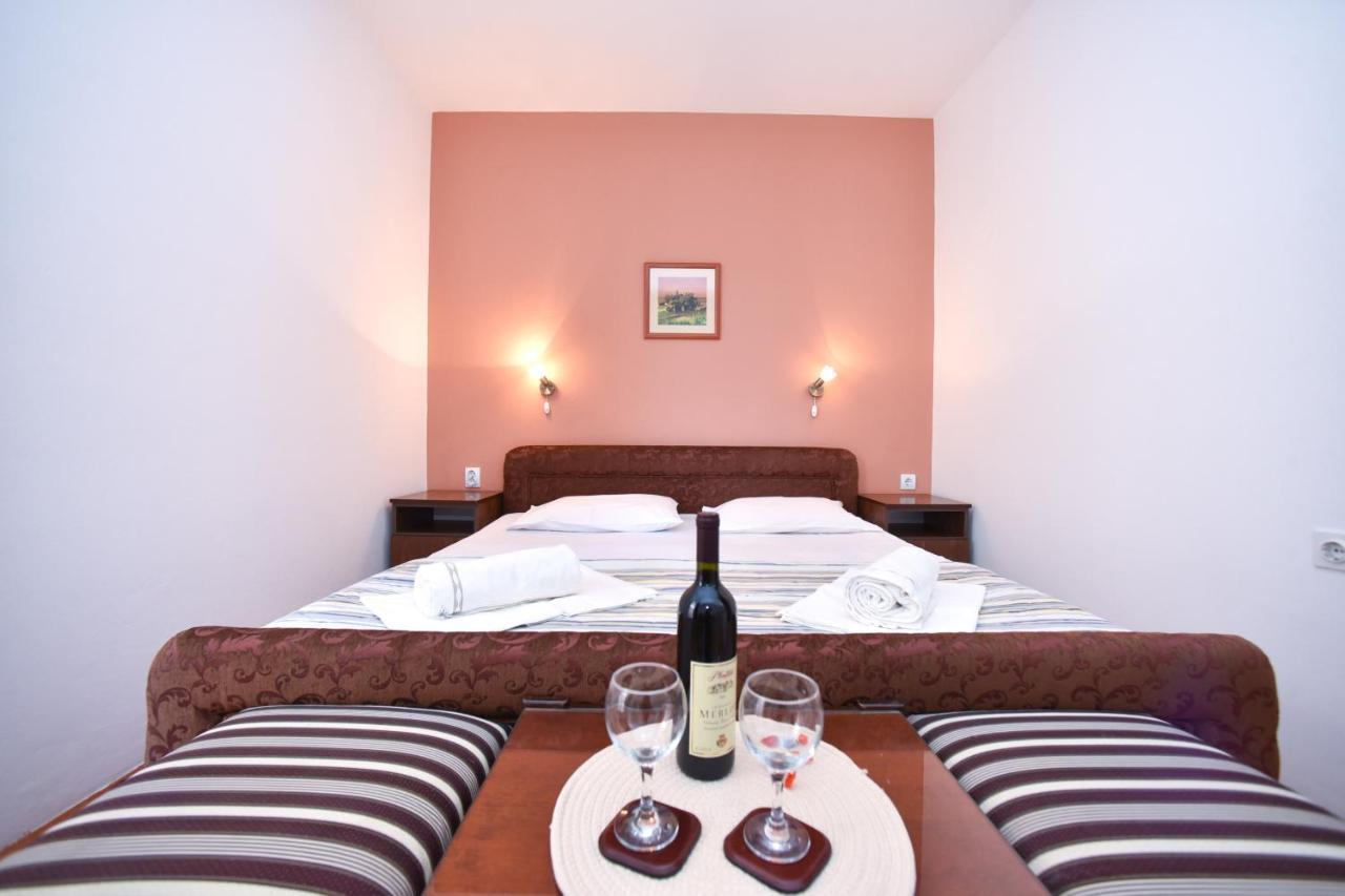 Apartmani Soljaga Petrovac エクステリア 写真