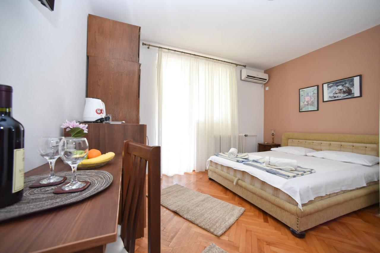 Apartmani Soljaga Petrovac エクステリア 写真