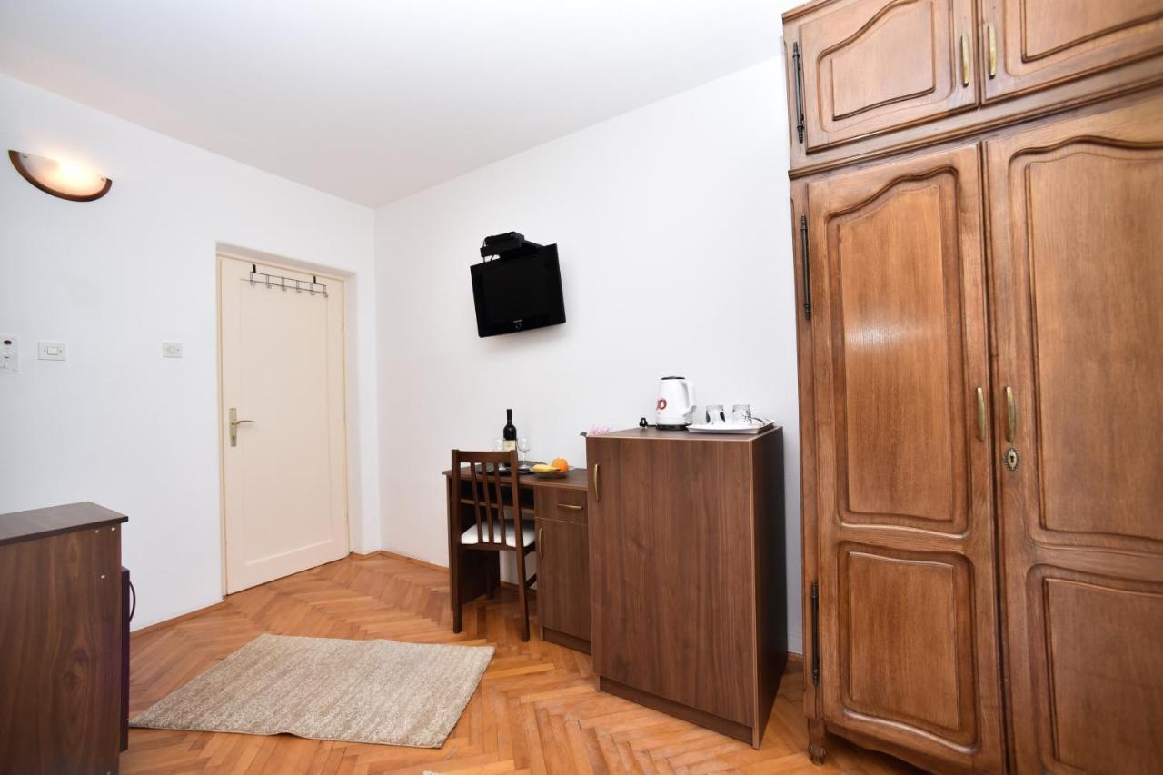 Apartmani Soljaga Petrovac エクステリア 写真