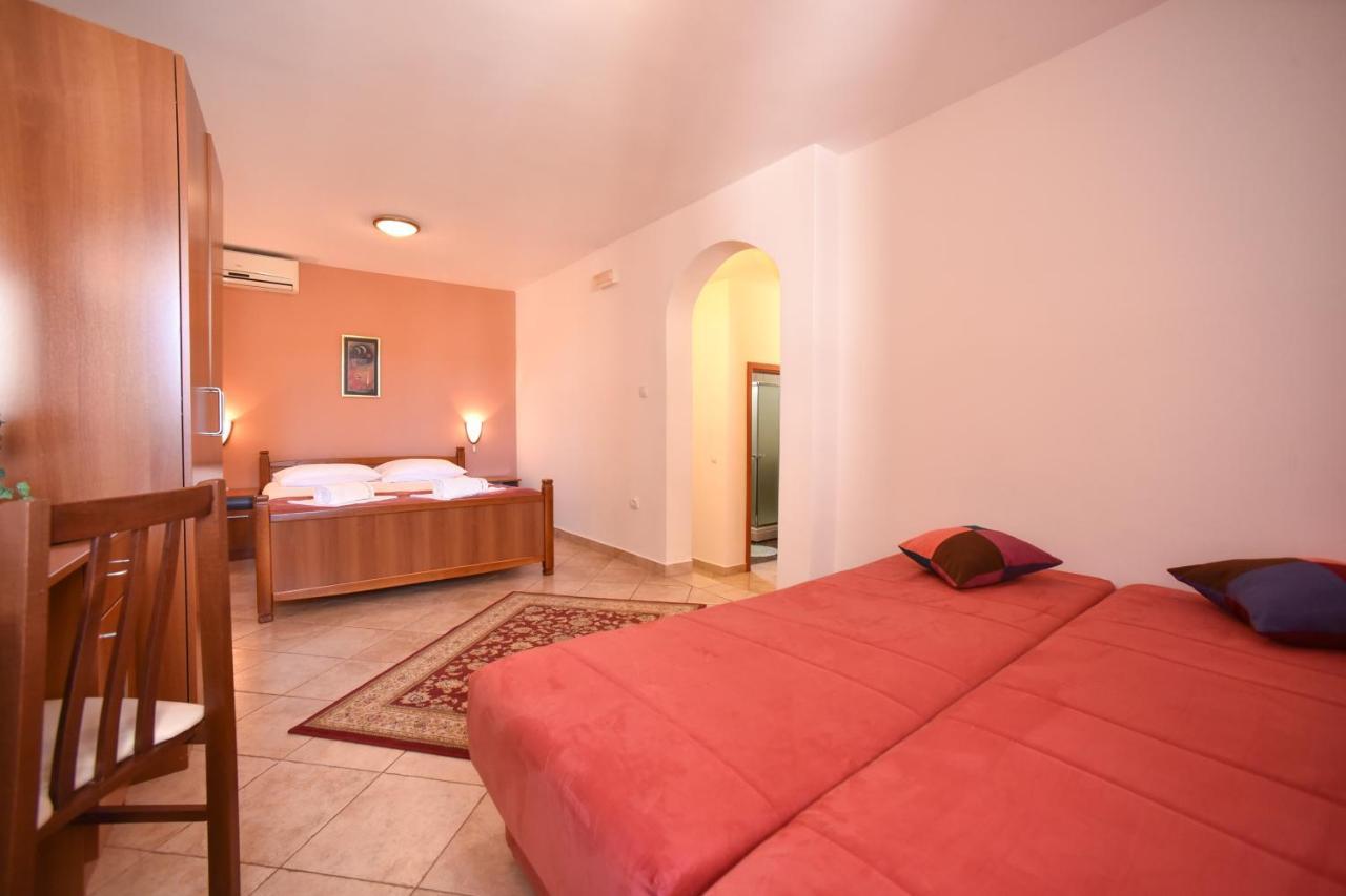 Apartmani Soljaga Petrovac エクステリア 写真