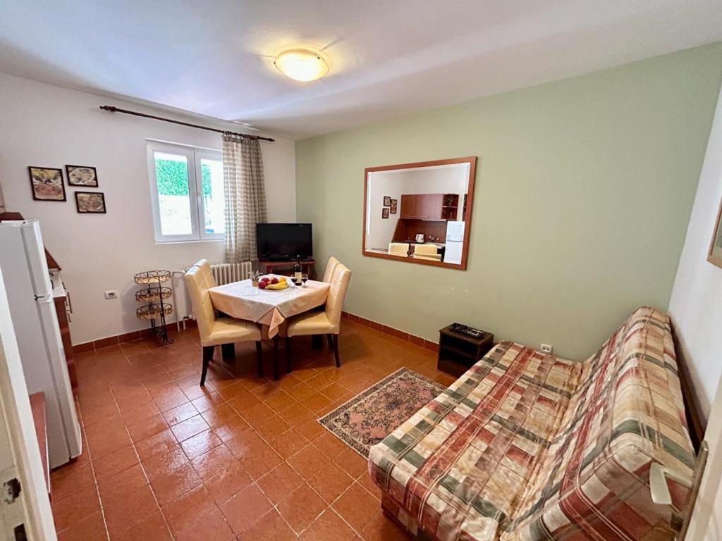 Apartmani Soljaga Petrovac エクステリア 写真